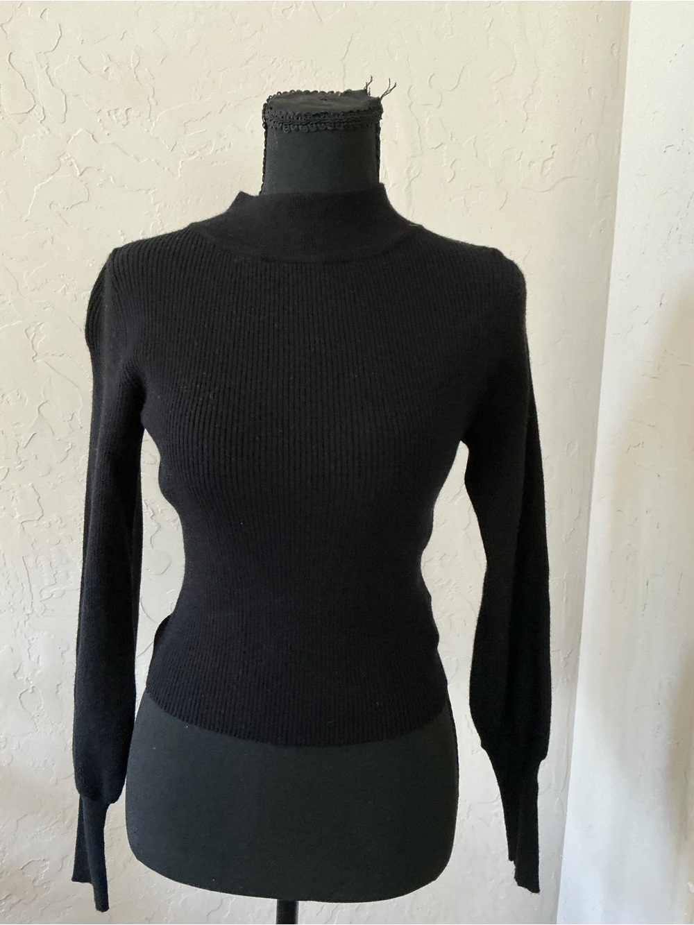 ASTR Women’s Black Mock Neck Ribbed Sweater